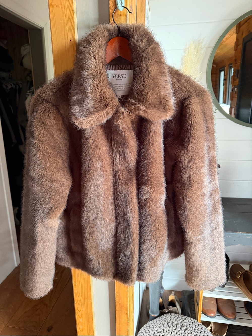 Yerse Women's Brown Faux Fur Jacket